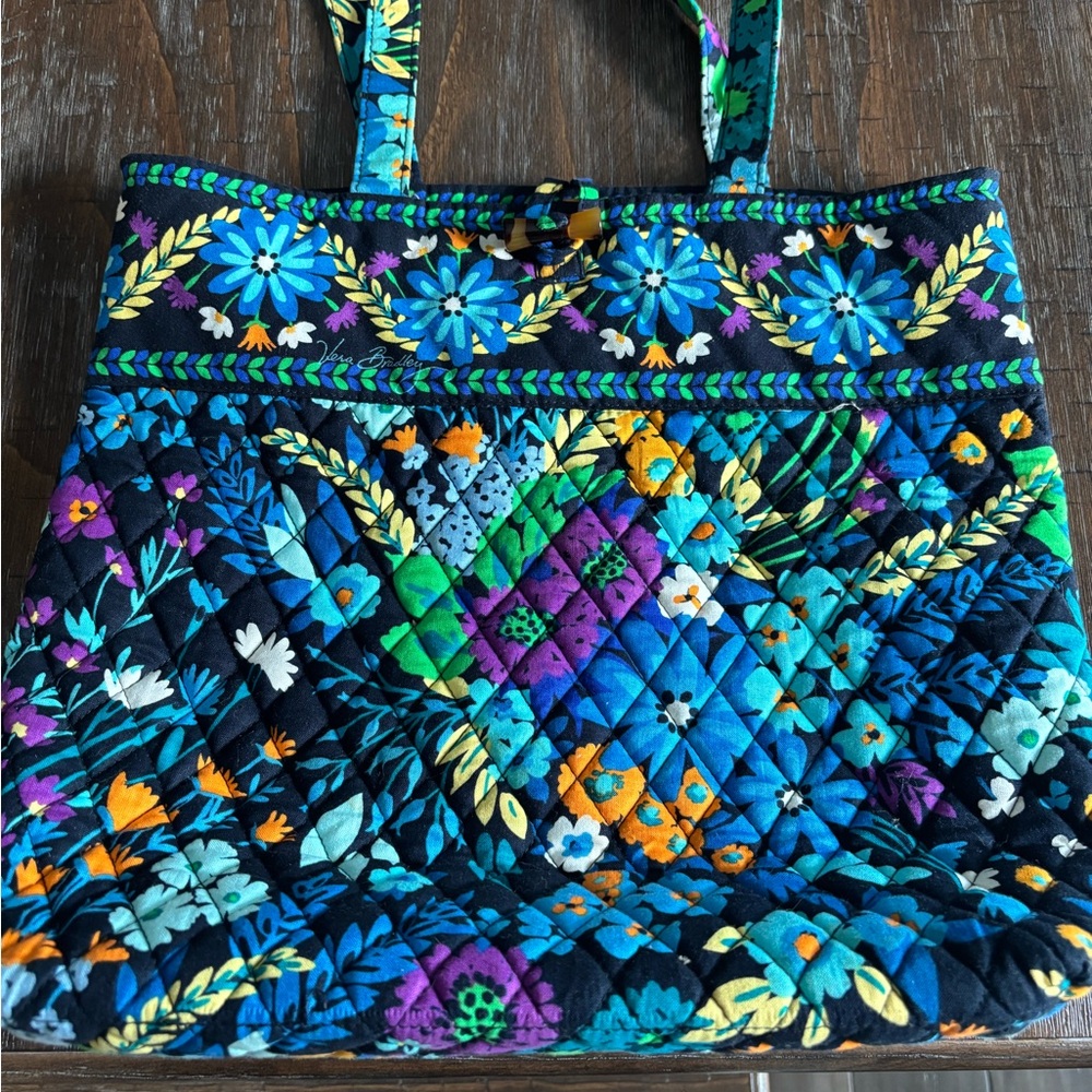 Vera Bradley large Tote. Midnight Blues Floral.